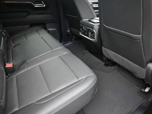 Used 2024 GMC Sierra 1500 Denali AWD/4WD image 10