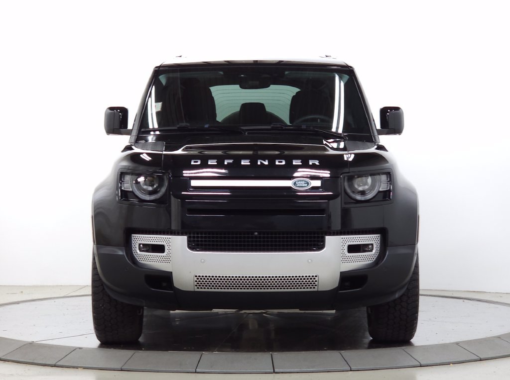 Used 2025 Land Rover Defender 110 S AWD/4WD image 9