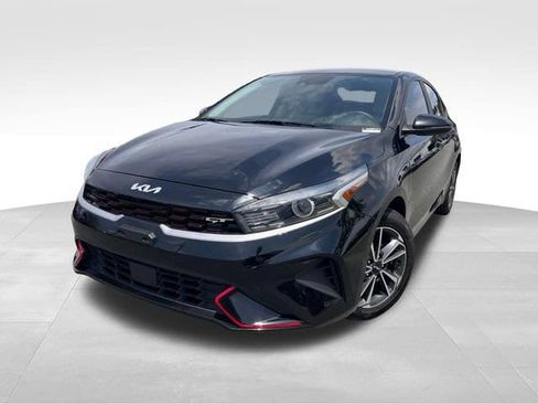 Used 2023 Kia Forte LXS w/ LXS Technology Package FWD image 9
