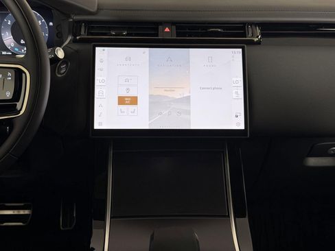 Used 2026 Land Rover Range Rover Velar Dynamic SE image 20