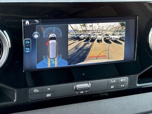 Used 2025 Mercedes-Benz Sprinter 2500 image 25