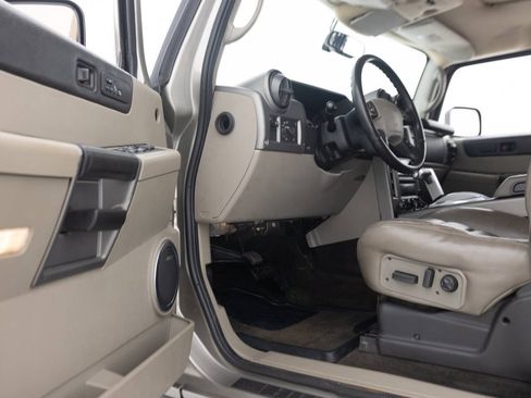Used 2003 HUMMER H2 w/ Preferred Equipment Group AWD/4WD image 31