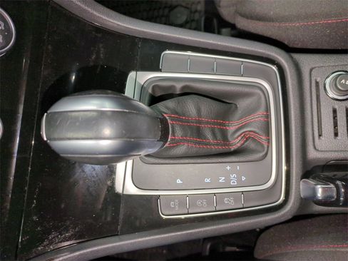 Used 2021 Volkswagen GTI SE image 27