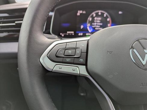 Certified 2025 Volkswagen Jetta SE w/ Sunroof Package FWD image 13