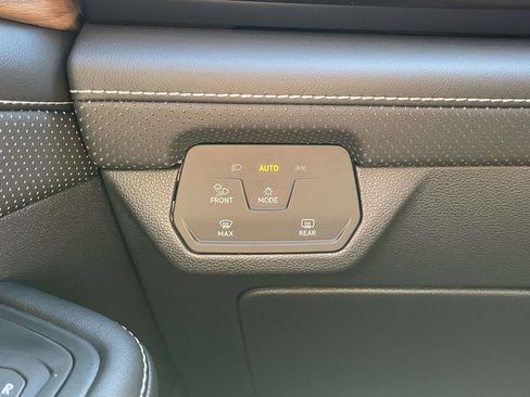 New 2026 Volkswagen Atlas SE FWD image 30