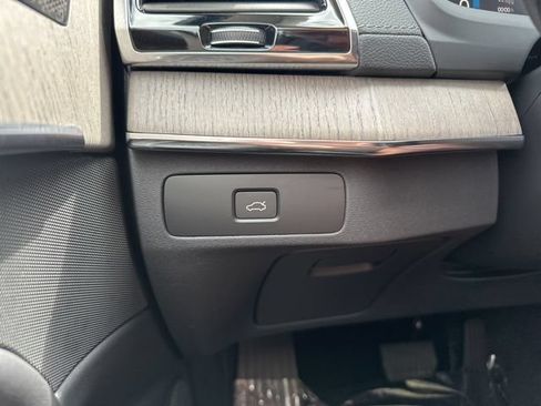 Certified 2023 Volvo XC90 B6 Ultimate AWD/4WD image 32