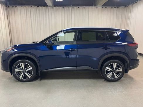 Used 2025 Nissan Rogue SL w/ Tech Package AWD/4WD image 8