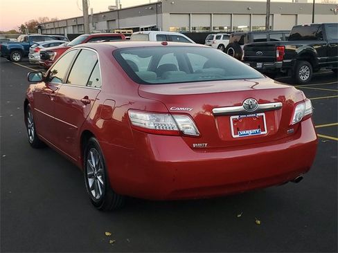 Used 2011 Toyota Camry Hybrid image 3