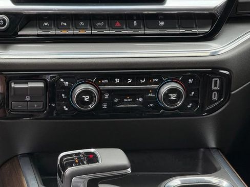 Used 2023 Chevrolet Silverado 1500 High Country w/ High Country Premium Package AWD/4WD image 22