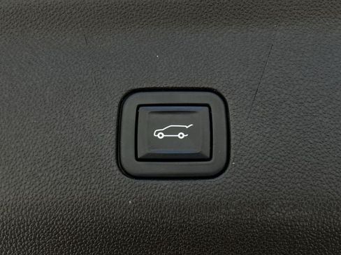 Used 2021 GMC Yukon Denali w/ Denali Ultimate Package AWD/4WD image 35