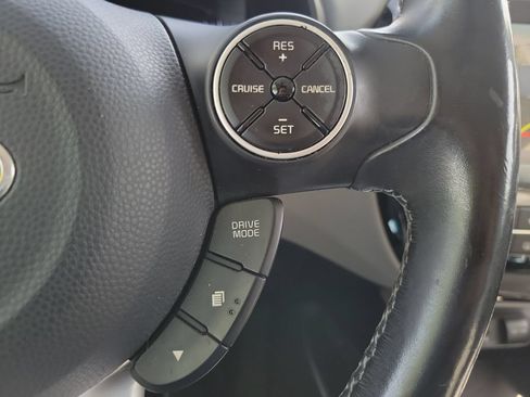 Used 2017 Kia Soul + w/ Primo Package FWD image 22
