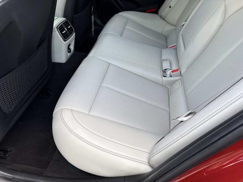 Used 2020 Genesis G70 2.0T RWD image 15