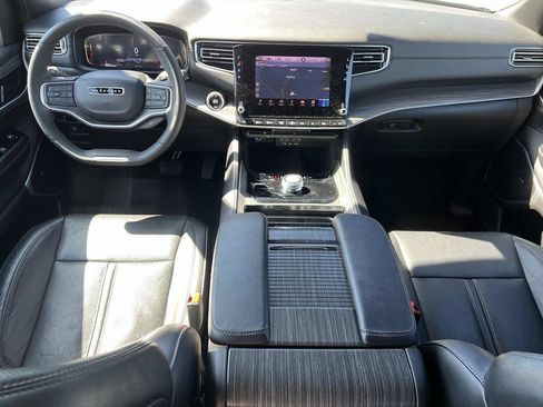 Certified 2024 Jeep Wagoneer Series II AWD/4WD image 16