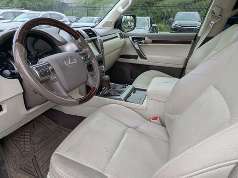 Used 2016 Lexus GX 460 w/ Premium Package image 17