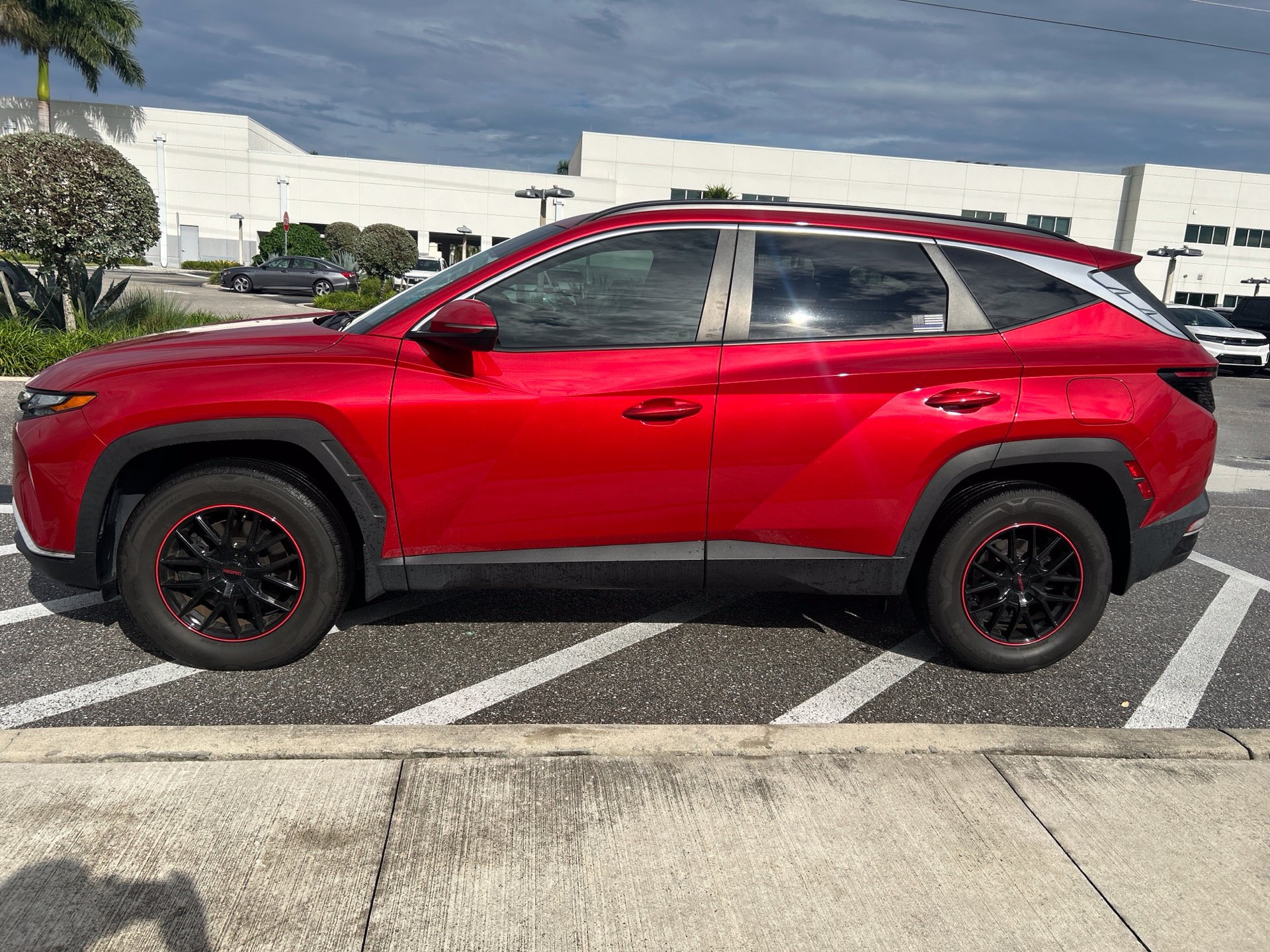 Used 2023 Hyundai Tucson SEL AWD/4WD image 3
