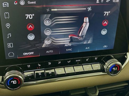 New 2026 GMC Canyon Denali image 16