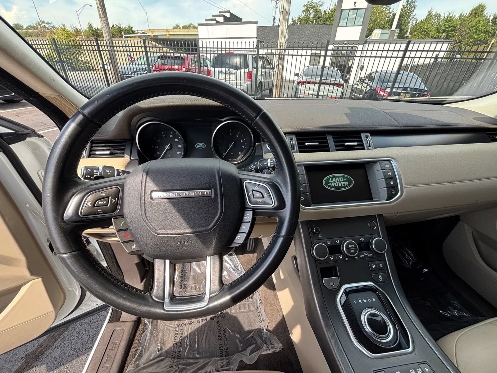 Used 2019 Land Rover Range Rover Evoque SE Premium AWD/4WD image 26