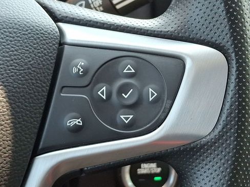 Used 2024 GMC Terrain SLE w/ Driver Convenience Package FWD image 18