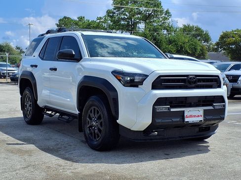 Used 2025 Toyota 4Runner SR5 RWD image 2
