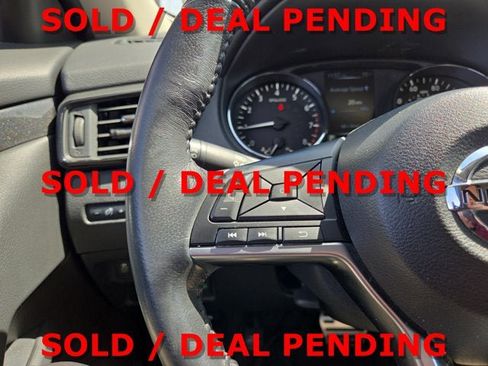 Used 2017 Nissan Rogue SV AWD/4WD image 21