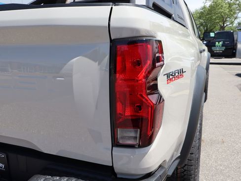 New 2026 Chevrolet Colorado Trail Boss w/ Midnight Edition AWD/4WD image 36