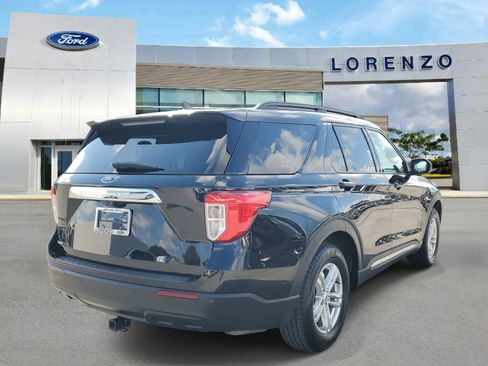 Used 2023 Ford Explorer XLT image 5