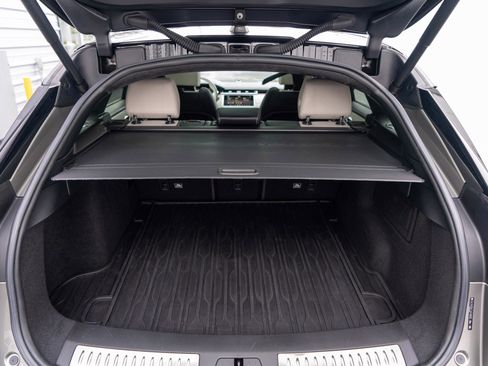 Used 2018 Land Rover Range Rover Velar image 42