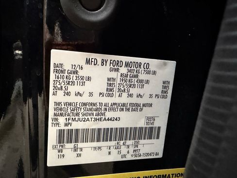 Used 2017 Ford Expedition Limited w/ Equipment Group 301A AWD/4WD image 33