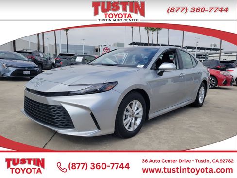 Used 2025 Toyota Camry LE FWD image 1