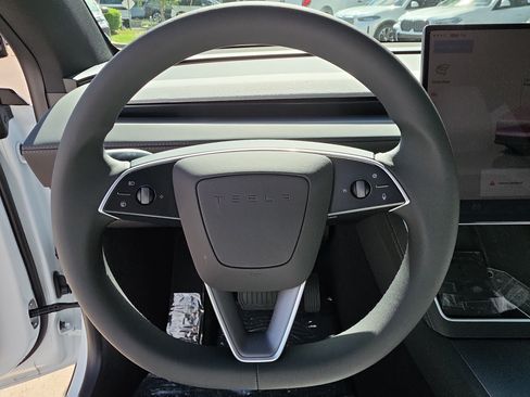 Used 2026 Tesla Model Y 2WD image 25