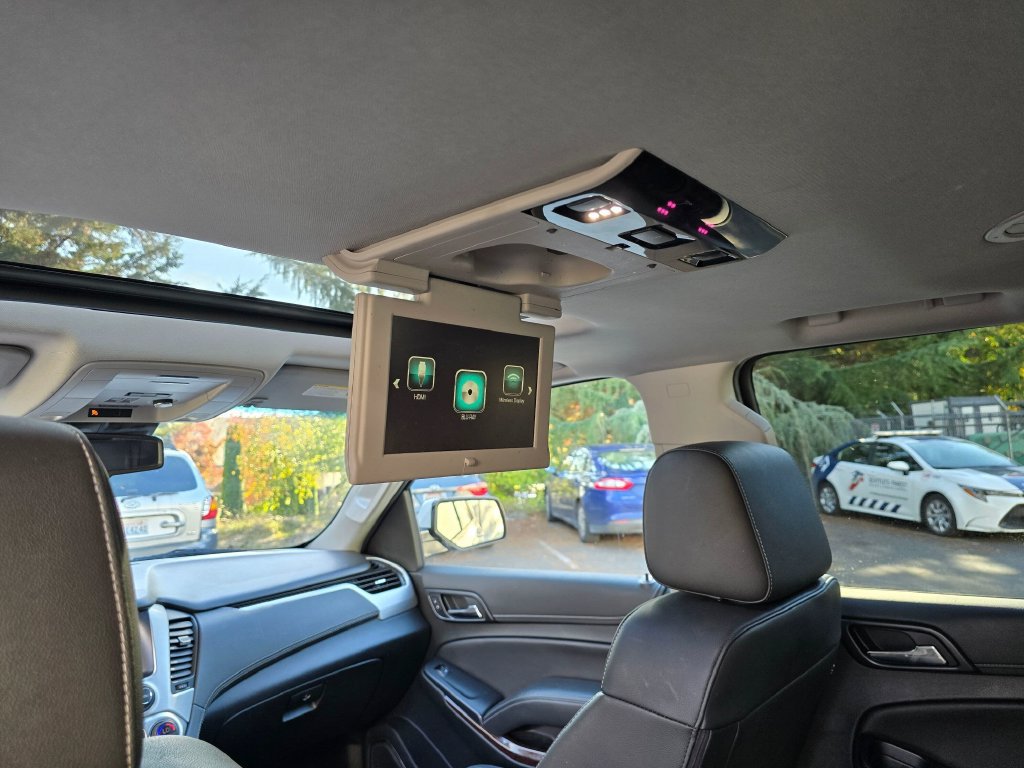 Used 2019 GMC Yukon SLT w/ Graphite Performance Edition AWD/4WD image 10