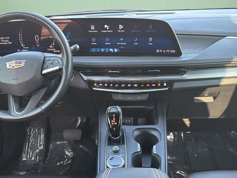 Used 2024 Cadillac XT4 Premium Luxury image 22