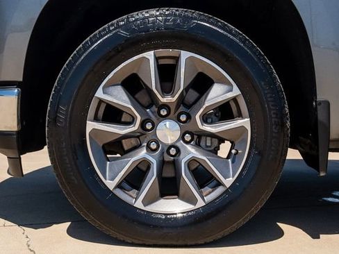 Used 2020 Chevrolet Silverado 1500 LT w/ Texas Edition image 8