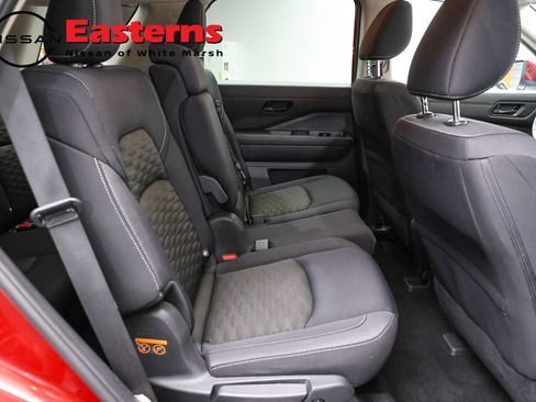 Used 2023 Nissan Pathfinder SV AWD/4WD image 22