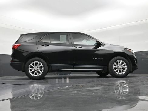 Used 2020 Chevrolet Equinox LS FWD image 25