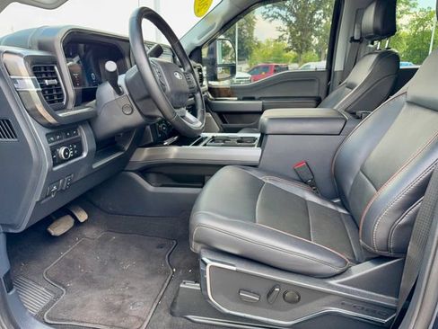 Used 2023 Ford F250 Lariat w/ Sport Appearance Package AWD/4WD image 13