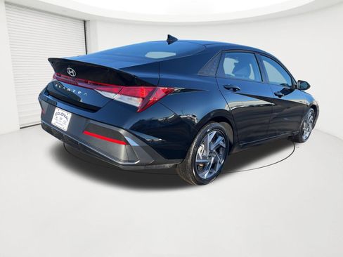 New 2025 Hyundai Elantra Sport image 5