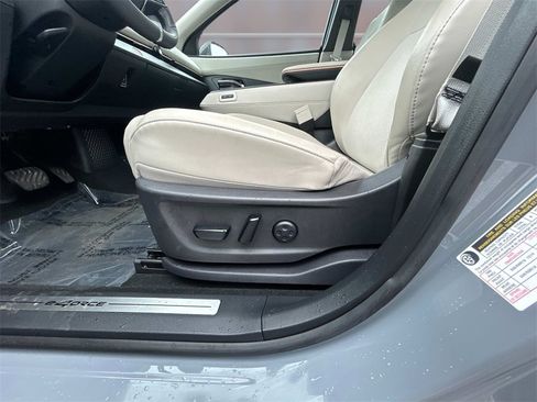 Used 2024 Nissan Ariya AWD image 17