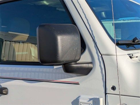 Used 2021 Jeep Gladiator Rubicon image 12