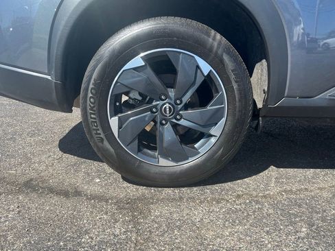 Used 2025 Nissan Rogue SV AWD/4WD image 27