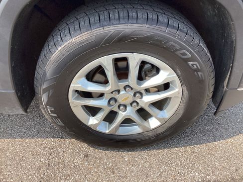 Used 2020 Chevrolet Traverse LT image 13