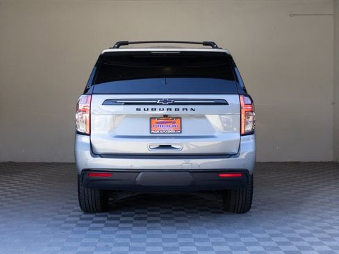 Used 2024 Chevrolet Suburban Z71 w/ Luxury Package AWD/4WD image 12