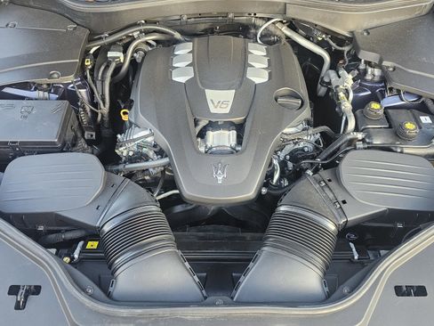 Used 2019 Maserati Levante GranLusso image 21