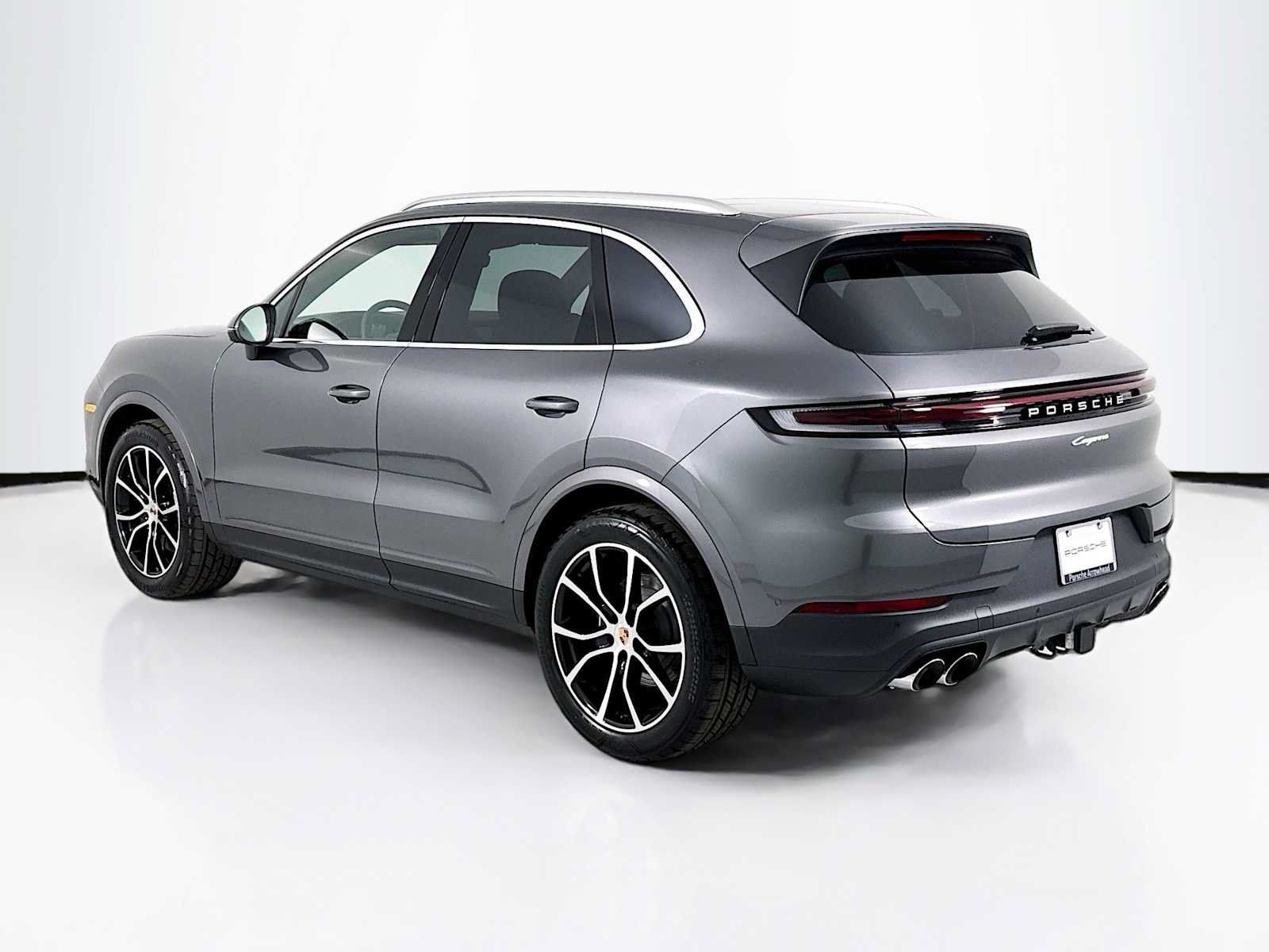 Used 2026 Porsche Cayenne AWD/4WD image 3