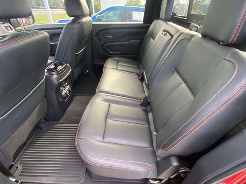 Used 2021 Nissan Titan PRO-4X w/ Pro-4x Convenience Package AWD/4WD image 10