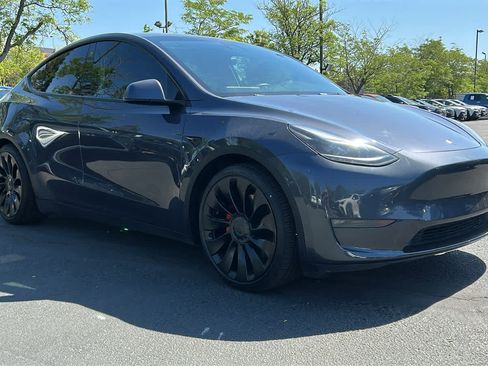 Used 2022 Tesla Model Y Performance AWD/4WD image 3