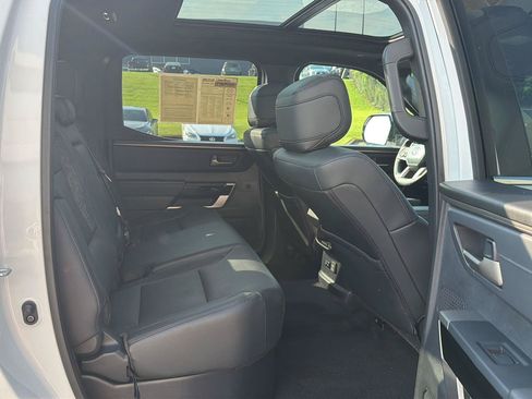 Used 2025 Toyota Tundra Limited AWD/4WD image 12