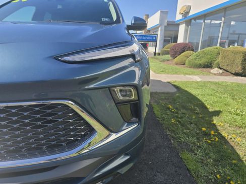 Used 2024 Buick Encore GX Avenir w/ Avenir Convenience Package AWD/4WD image 9