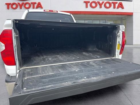 Used 2020 Toyota Tundra SR5 w/ SR5 Upgrade Package AWD/4WD image 19
