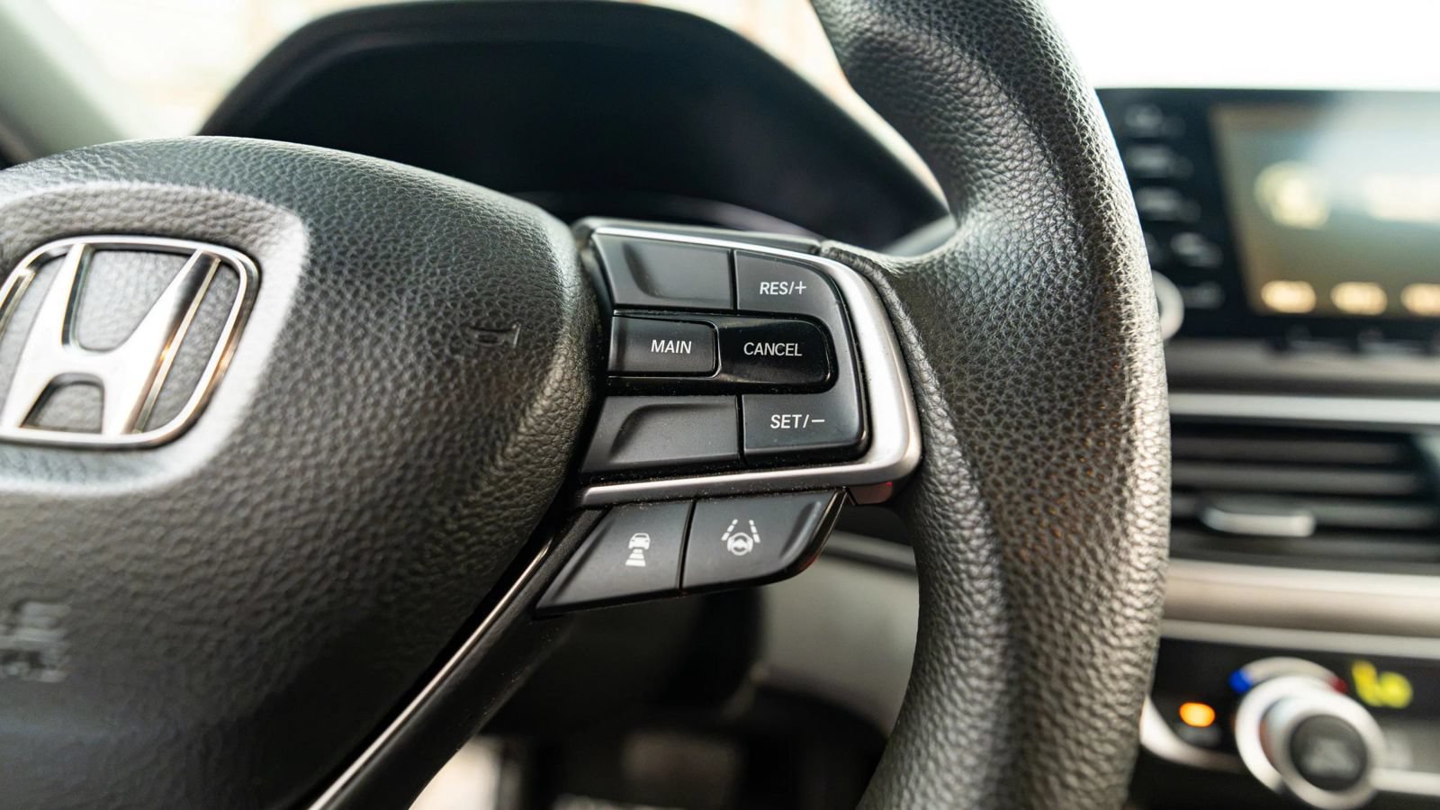 Used 2018 Honda Accord LX image 37